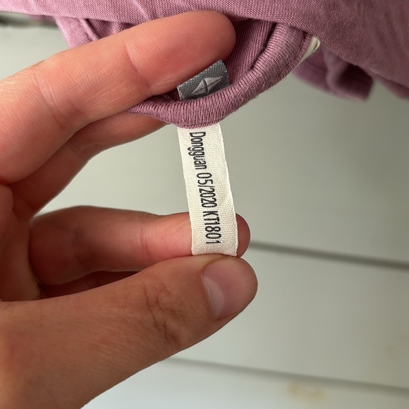 KYTE BABY Swaddle Blanket in discontinued Mulberry - Picture 4 of 4